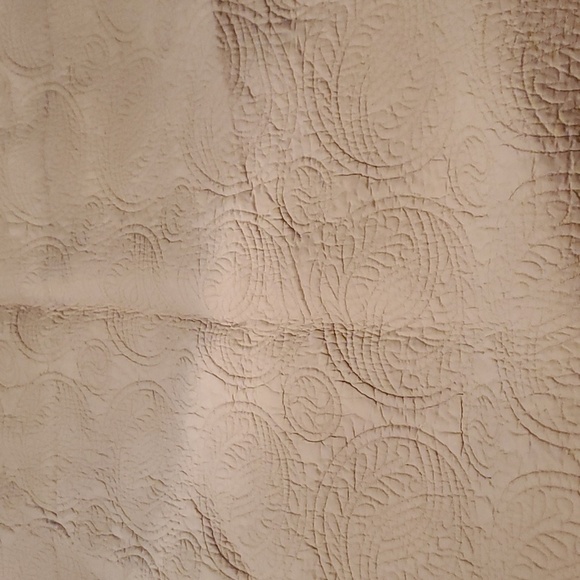 Marshall Fields Reversible 86"×86" Cream BedSpread Comforter Quilt - Picture 2 of 10